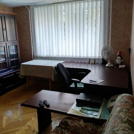 4-X Apartments Center Wi-Fi С 3-Мя Спальнями 95М2 Csernyihiv Kültér fotó